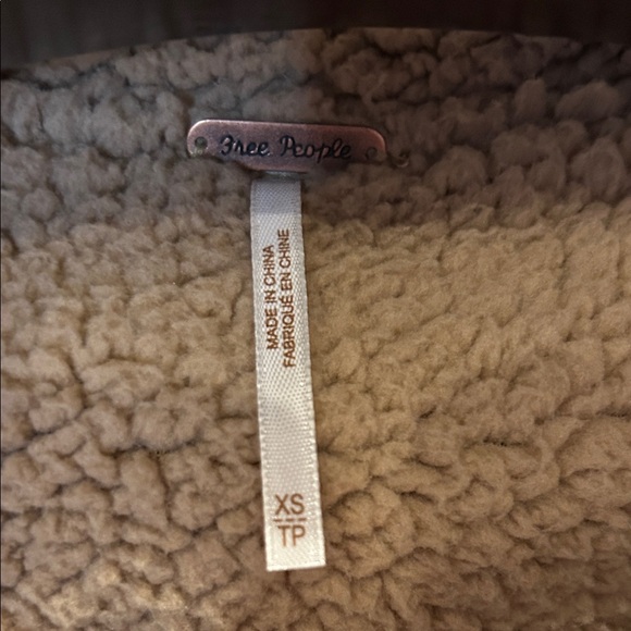 NWT Free People Teddy Jacket in Cream with beautiful red and green floral patter - Picture 2 of 11